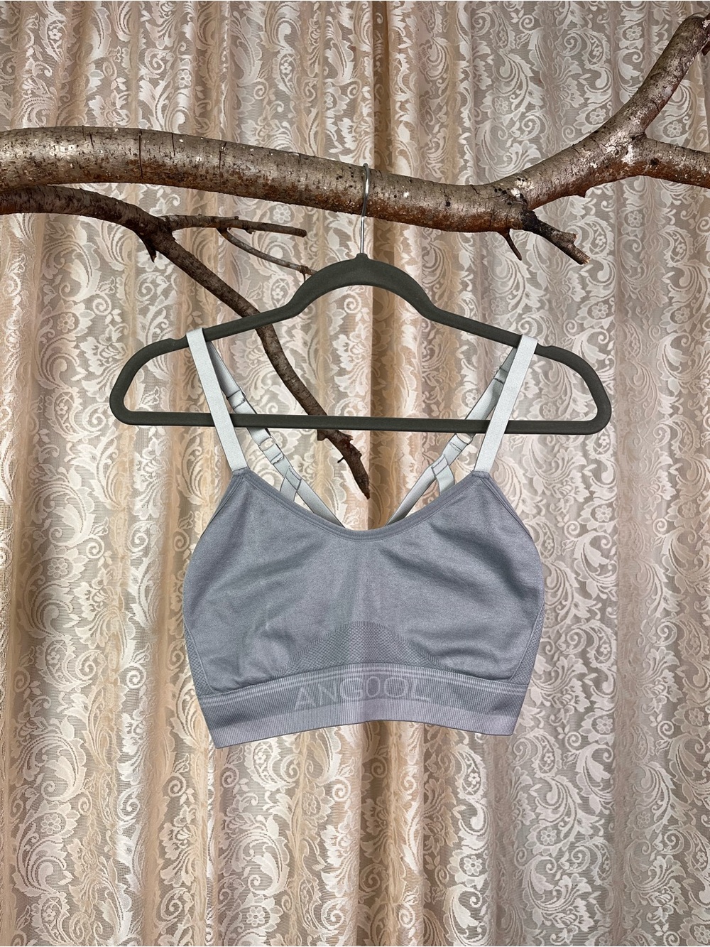 ANGOOL Women's Strappy Sports Bra with Adjustable Straps